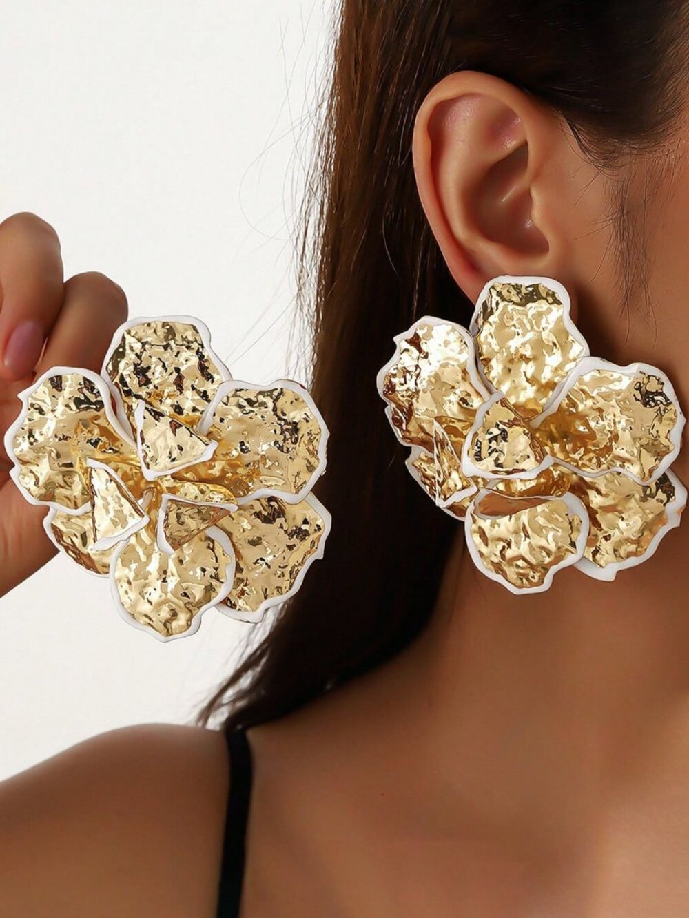 Elegant Women's Luxury Ruffle 3d Flower Earrings